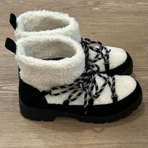 Brinley-co Women's Black and White Boots Womens Lace-Up Winter Bootie size 7.5